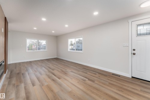 2001 West View Green, Edmonton, AB - Indoor Photo Showing Other Room