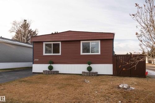 2001 West View Green, Edmonton, AB - Outdoor With Exterior