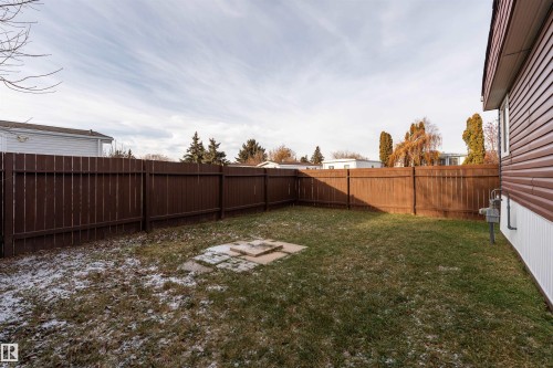 2001 West View Green, Edmonton, AB - Outdoor