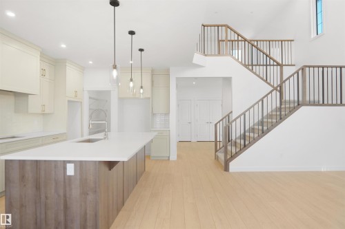 20608 27 Avenue, Edmonton, AB - Indoor Photo Showing Kitchen With Upgraded Kitchen