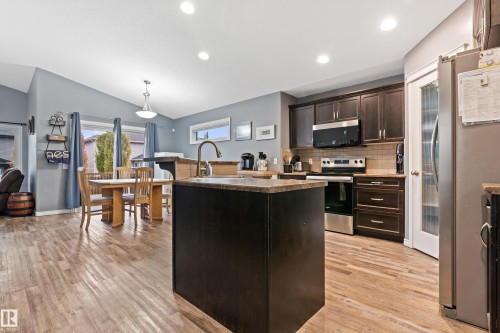 6 Sequoia Bend, Fort Saskatchewan, AB - Indoor Photo Showing Kitchen With Stainless Steel Kitchen With Upgraded Kitchen