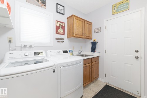 613 Whiston Wynd, Edmonton, AB - Indoor Photo Showing Laundry Room