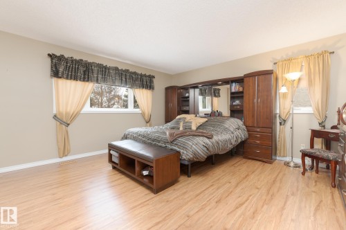 613 Whiston Wynd, Edmonton, AB - Indoor Photo Showing Bedroom