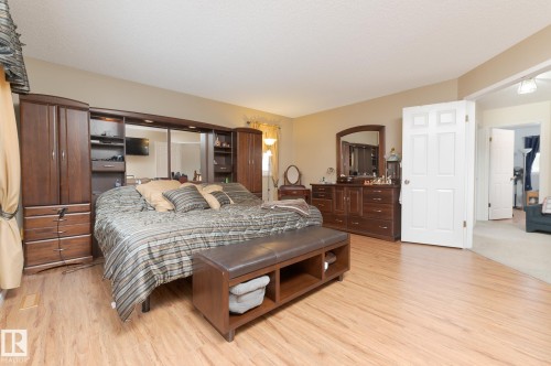 613 Whiston Wynd, Edmonton, AB - Indoor Photo Showing Bedroom