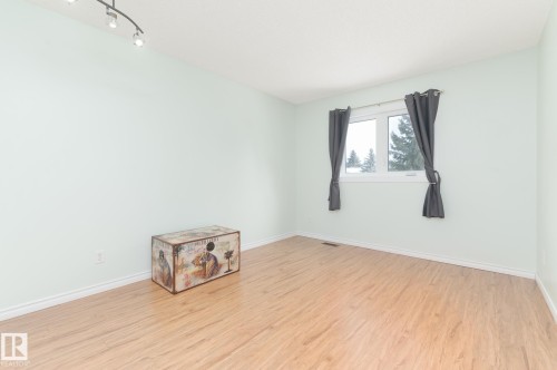 613 Whiston Wynd, Edmonton, AB - Indoor Photo Showing Other Room