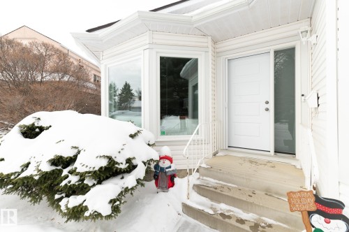613 Whiston Wynd, Edmonton, AB - Outdoor With Exterior