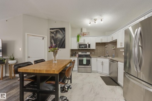 2412 9357 Simpson Drive, Edmonton, AB - Indoor Photo Showing Kitchen