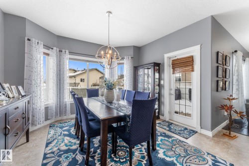 61 Wedgewood Crescent, Fort Saskatchewan, AB - Indoor Photo Showing Dining Room