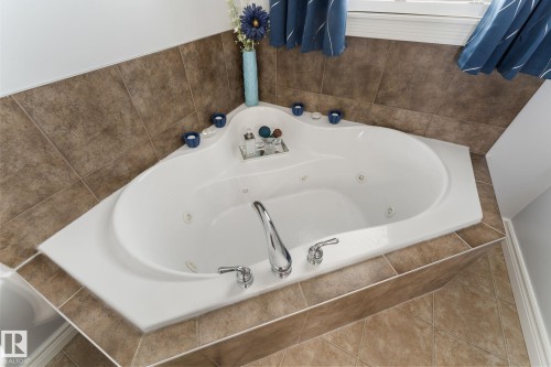 61 Wedgewood Crescent, Fort Saskatchewan, AB - Indoor Photo Showing Bathroom