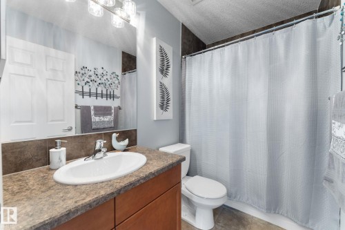 61 Wedgewood Crescent, Fort Saskatchewan, AB - Indoor Photo Showing Bathroom
