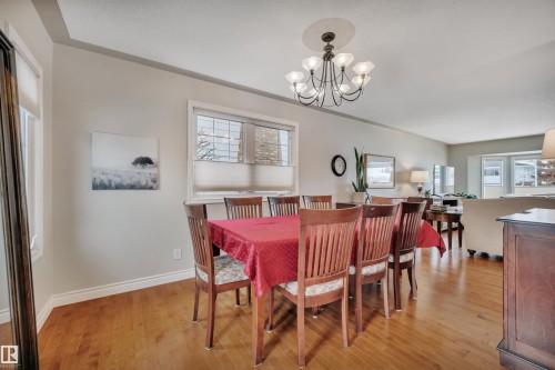 10522 30 Avenue, Edmonton, AB - Indoor Photo Showing Dining Room