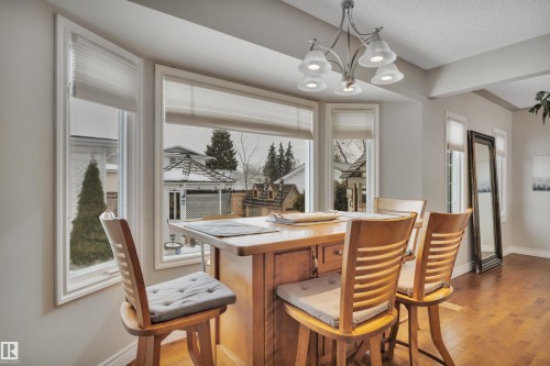 10522 30 Avenue, Edmonton, AB - Indoor Photo Showing Dining Room