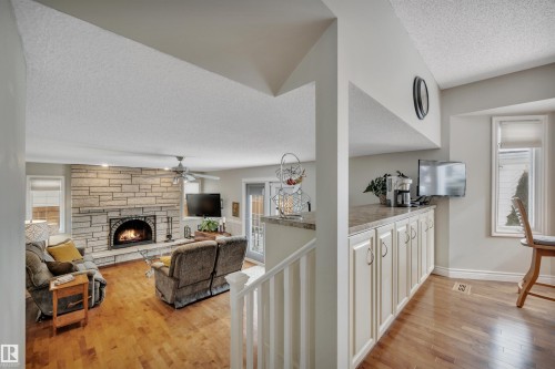 10522 30 Avenue, Edmonton, AB - Indoor With Fireplace