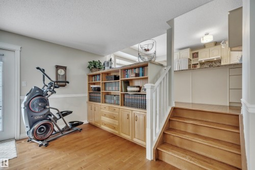 10522 30 Avenue, Edmonton, AB - Indoor