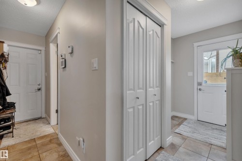 10522 30 Avenue, Edmonton, AB - Indoor