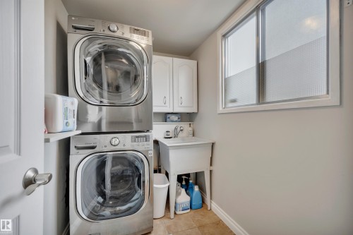 10522 30 Avenue, Edmonton, AB - Indoor Photo Showing Laundry Room
