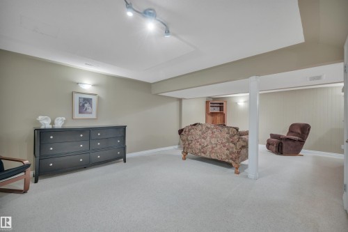 10522 30 Avenue, Edmonton, AB - Indoor