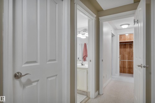 10522 30 Avenue, Edmonton, AB - Indoor Photo Showing Other Room