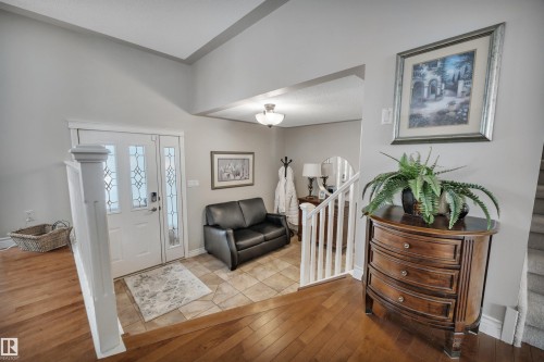 10522 30 Avenue, Edmonton, AB - Indoor Photo Showing Other Room