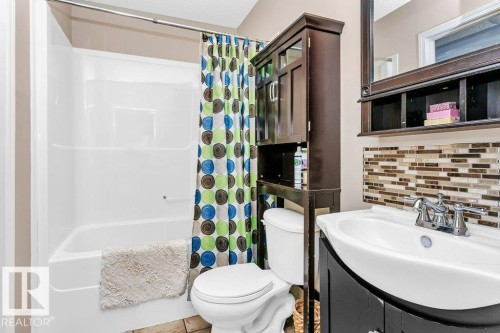21331 89 Avenue, Edmonton, AB - Indoor Photo Showing Bathroom