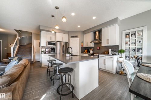 17107 81 Street, Edmonton, AB - Indoor Photo Showing Kitchen With Upgraded Kitchen