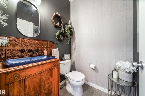 17107 81 Street, Edmonton, AB - Indoor Photo Showing Bathroom