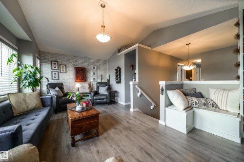 17107 81 Street, Edmonton, AB - Indoor Photo Showing Living Room