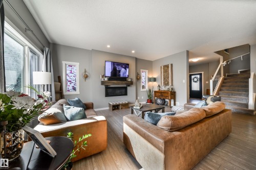17107 81 Street, Edmonton, AB - Indoor Photo Showing Living Room
