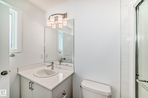 3965 Wren Loop, Edmonton, AB - Indoor Photo Showing Bathroom
