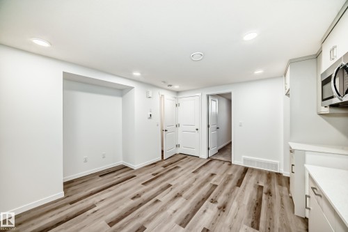 3965 Wren Loop, Edmonton, AB - Indoor Photo Showing Other Room