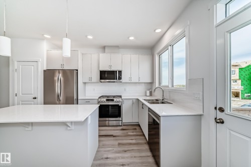 3965 Wren Loop, Edmonton, AB - Indoor Photo Showing Kitchen With Double Sink With Upgraded Kitchen