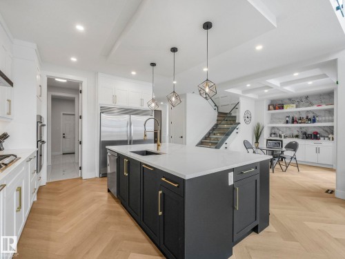 41 Cannes Cove, St. Albert, AB - Indoor Photo Showing Kitchen With Upgraded Kitchen