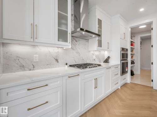 41 Cannes Cove, St. Albert, AB - Indoor Photo Showing Kitchen With Upgraded Kitchen