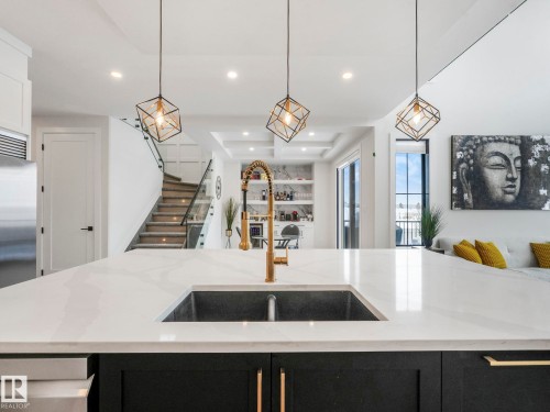 41 Cannes Cove, St. Albert, AB - Indoor Photo Showing Kitchen
