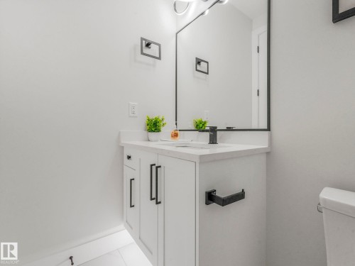 41 Cannes Cove, St. Albert, AB - Indoor Photo Showing Bathroom