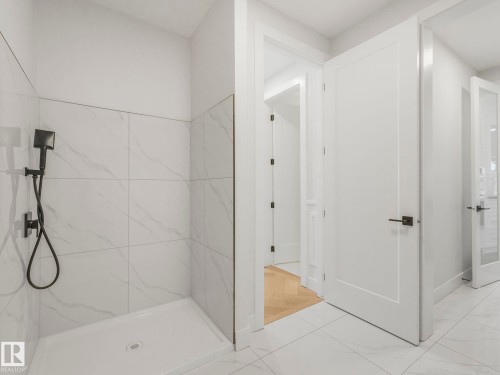 41 Cannes Cove, St. Albert, AB - Indoor Photo Showing Bathroom