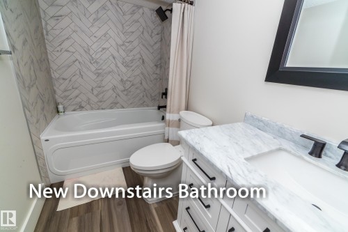 6152 Stinson Way, Edmonton, AB - Indoor Photo Showing Bathroom