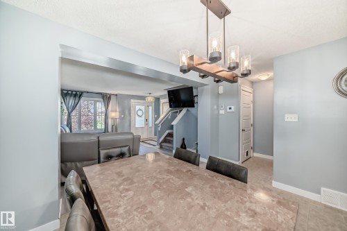 327 Desrochers Boulevard, Edmonton, AB - Indoor Photo Showing Laundry Room