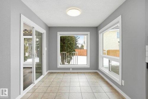 11019 10 Avenue, Edmonton, AB - Indoor Photo Showing Other Room
