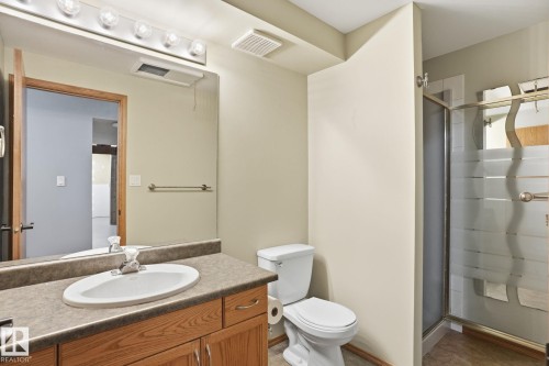 11019 10 Avenue, Edmonton, AB - Indoor Photo Showing Bathroom