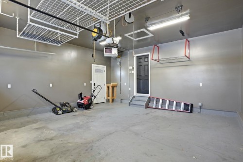 11019 10 Avenue, Edmonton, AB - Indoor Photo Showing Garage