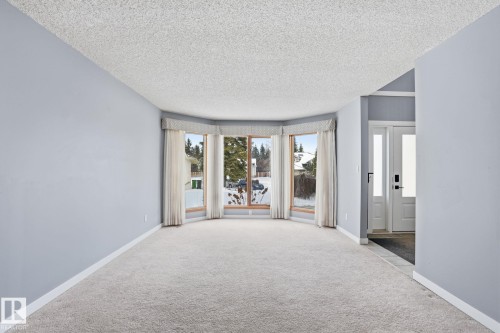11019 10 Avenue, Edmonton, AB - Indoor Photo Showing Other Room