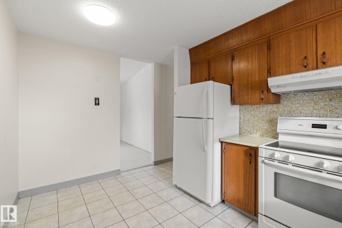 34 Andrew Crescent, St. Albert, AB - Indoor Photo Showing Kitchen