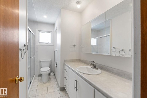 34 Andrew Crescent, St. Albert, AB - Indoor Photo Showing Bathroom