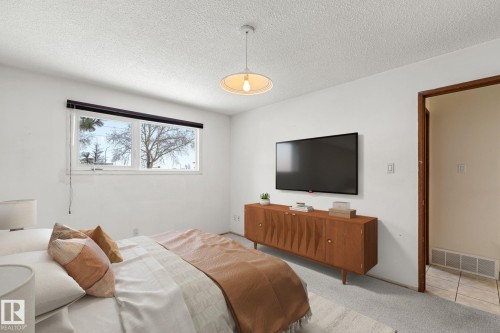 34 Andrew Crescent, St. Albert, AB - Indoor Photo Showing Bedroom