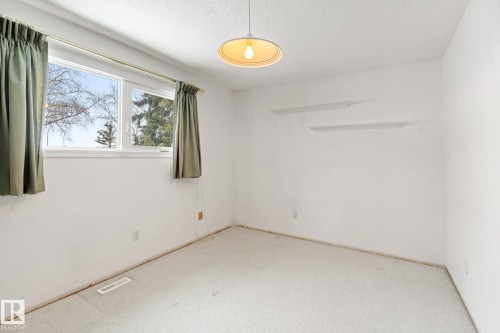34 Andrew Crescent, St. Albert, AB - Indoor Photo Showing Other Room