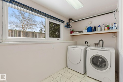 34 Andrew Crescent, St. Albert, AB - Indoor Photo Showing Laundry Room