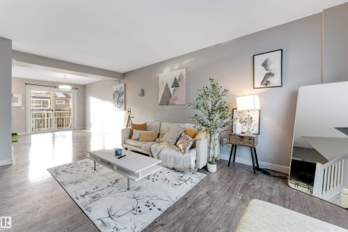 40 5203 149 Avenue, Edmonton, AB - Indoor Photo Showing Living Room