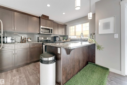 40 5203 149 Avenue, Edmonton, AB - Indoor Photo Showing Kitchen With Upgraded Kitchen