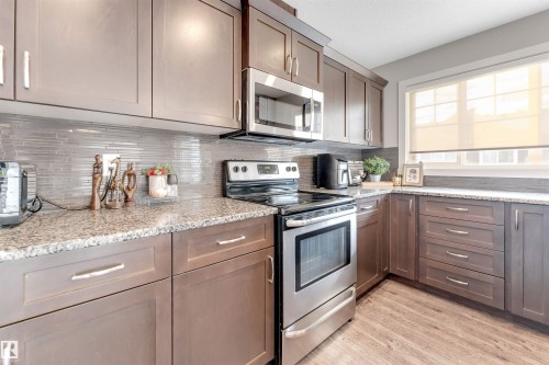 40 5203 149 Avenue, Edmonton, AB - Indoor Photo Showing Kitchen